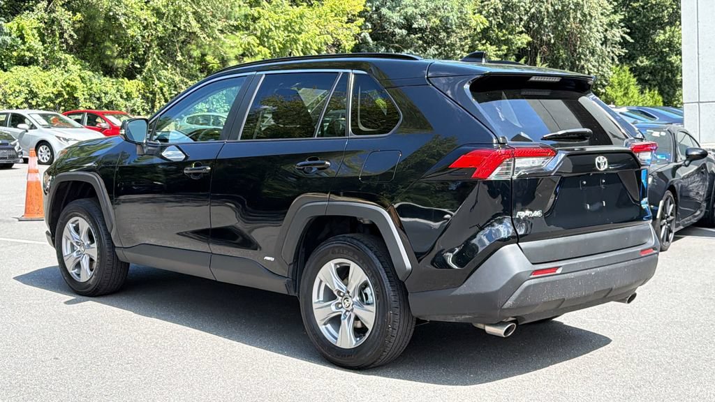 Used 2025 Toyota RAV4 XLE AWD/4WD image 3