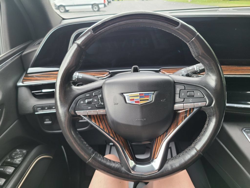 Used 2023 Cadillac Escalade ESV Premium Luxury AWD/4WD image 23