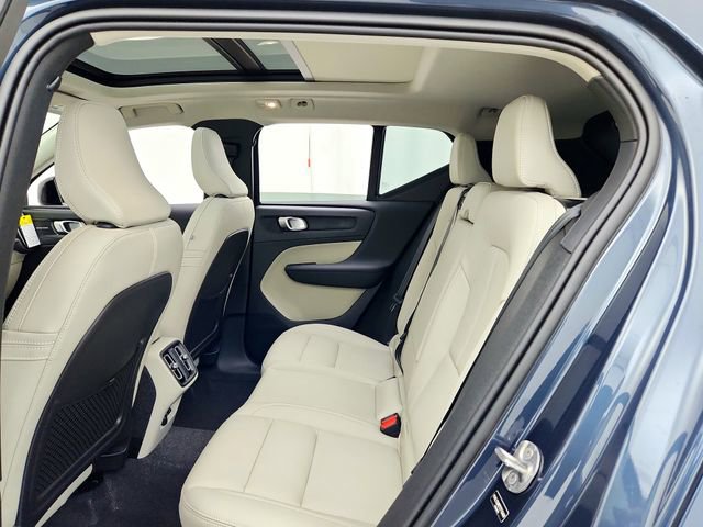New 2026 Volvo XC40 B5 Ultra w/ Climate Package image 27