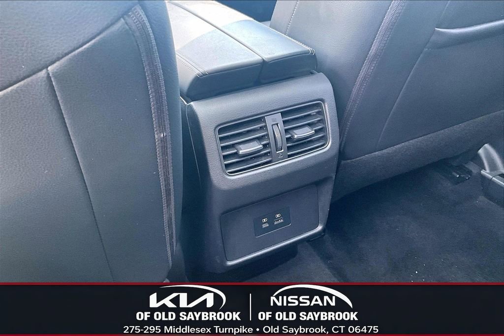 Used 2023 Nissan Rogue SL image 10