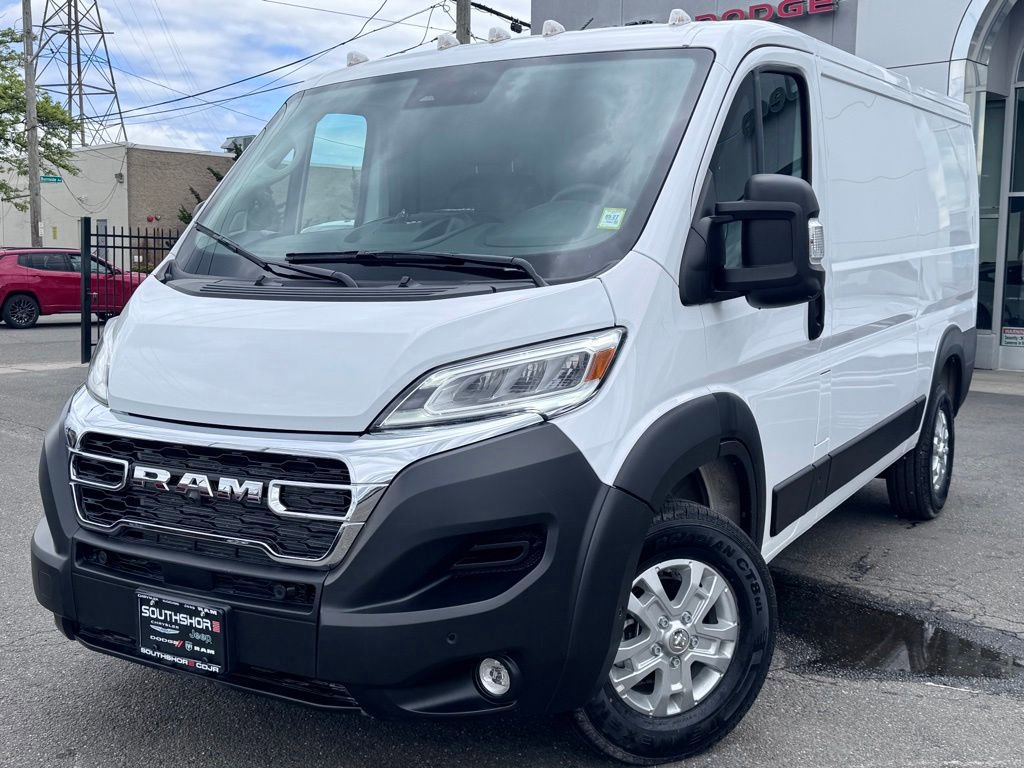 Used 2025 RAM ProMaster 2500 w/ Quick Order Package 22G SLT FWD image 3