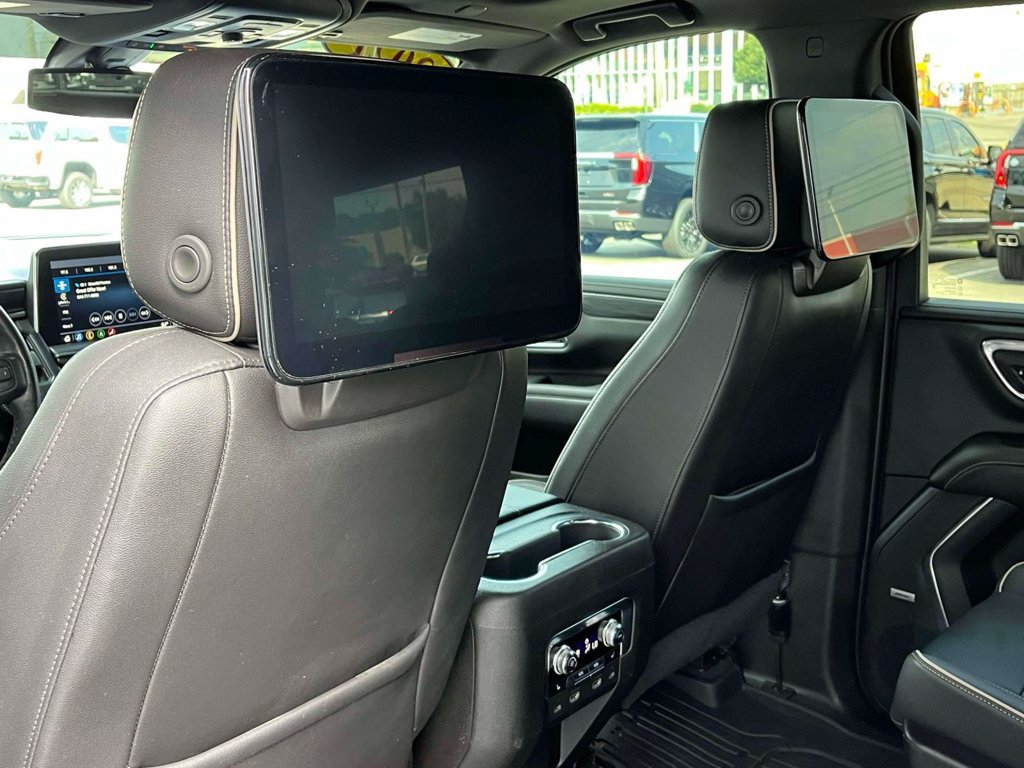 Used 2021 GMC Yukon SLT w/ SLT Luxury Plus Package AWD/4WD image 17