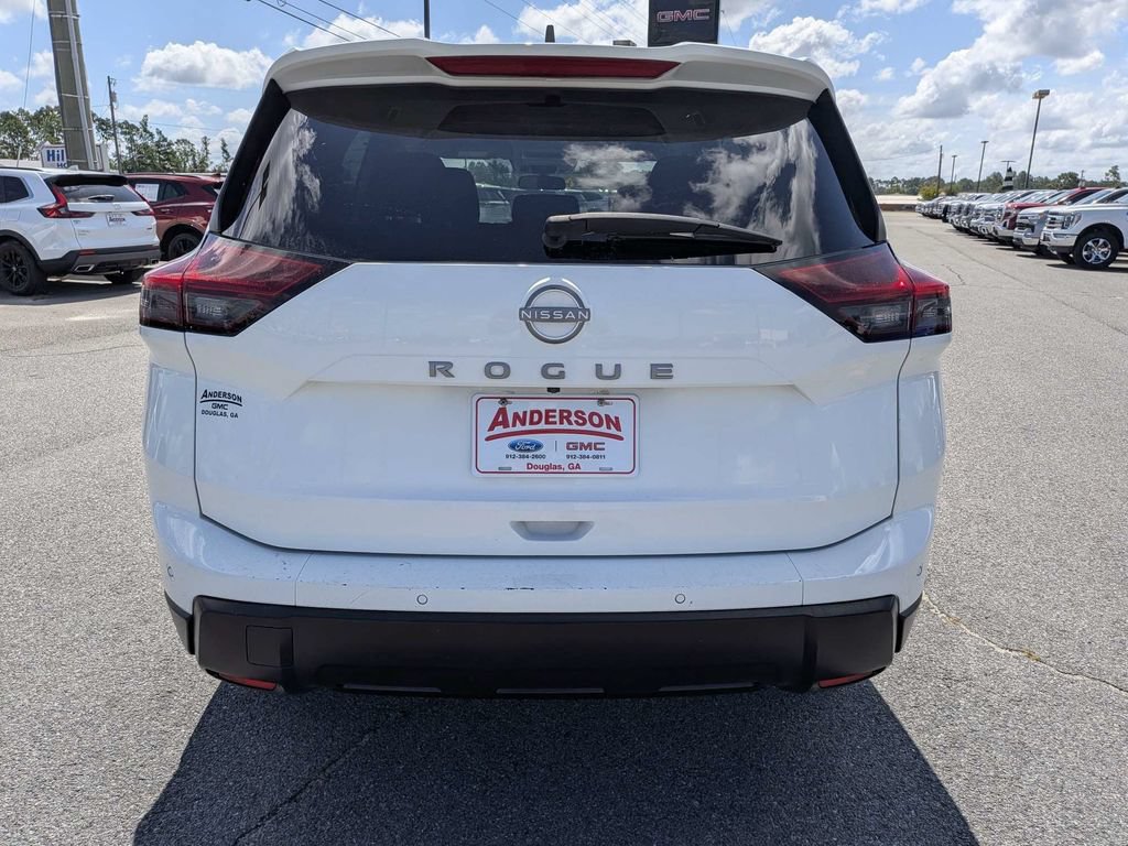 Used 2024 Nissan Rogue S FWD image 8