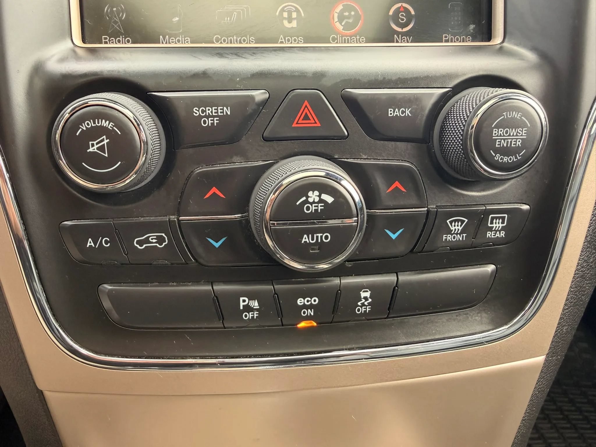Used 2014 Jeep Grand Cherokee Overland AWD/4WD image 46