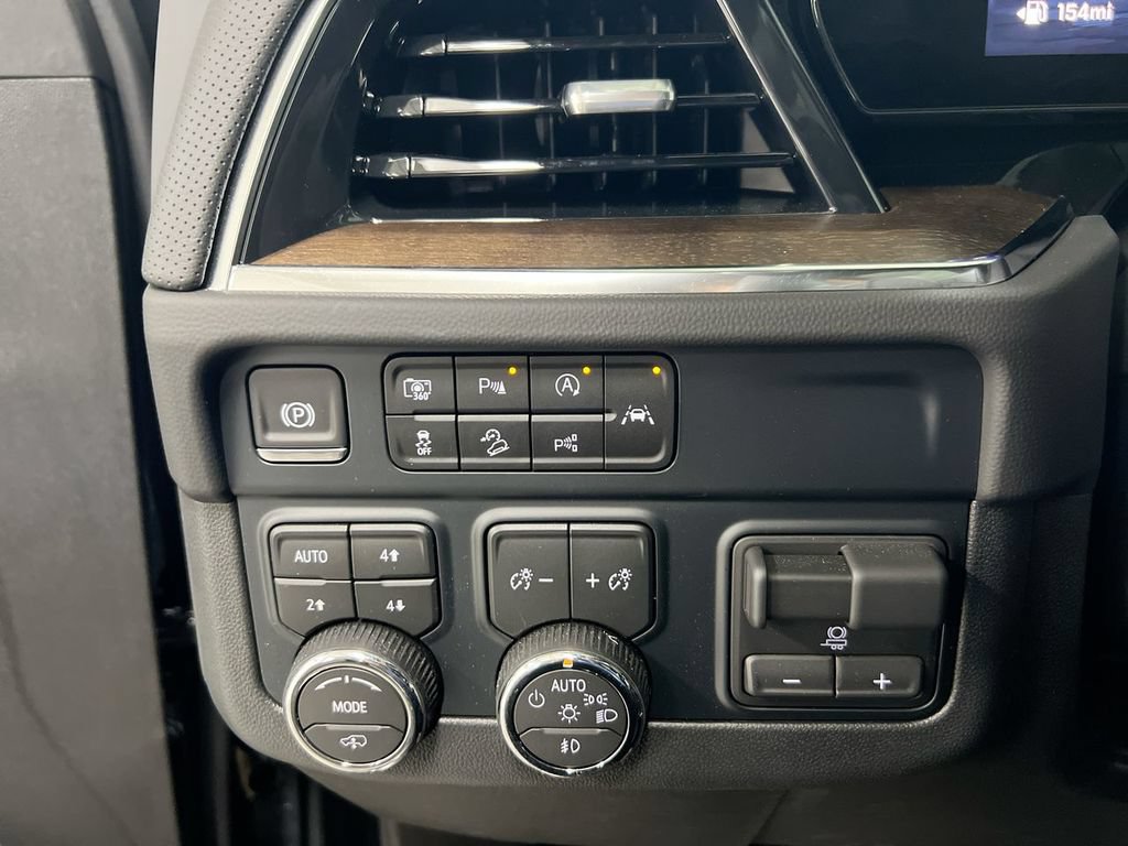 New 2026 Chevrolet Tahoe High Country AWD/4WD image 19