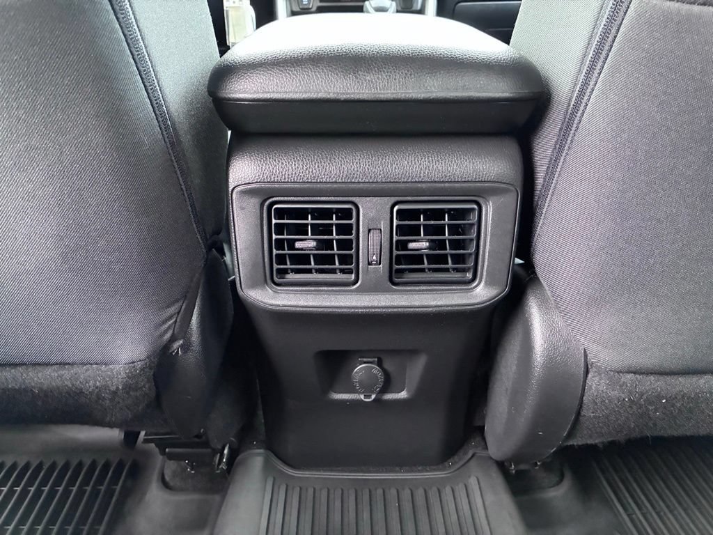 Used 2021 Toyota RAV4 LE AWD/4WD image 18