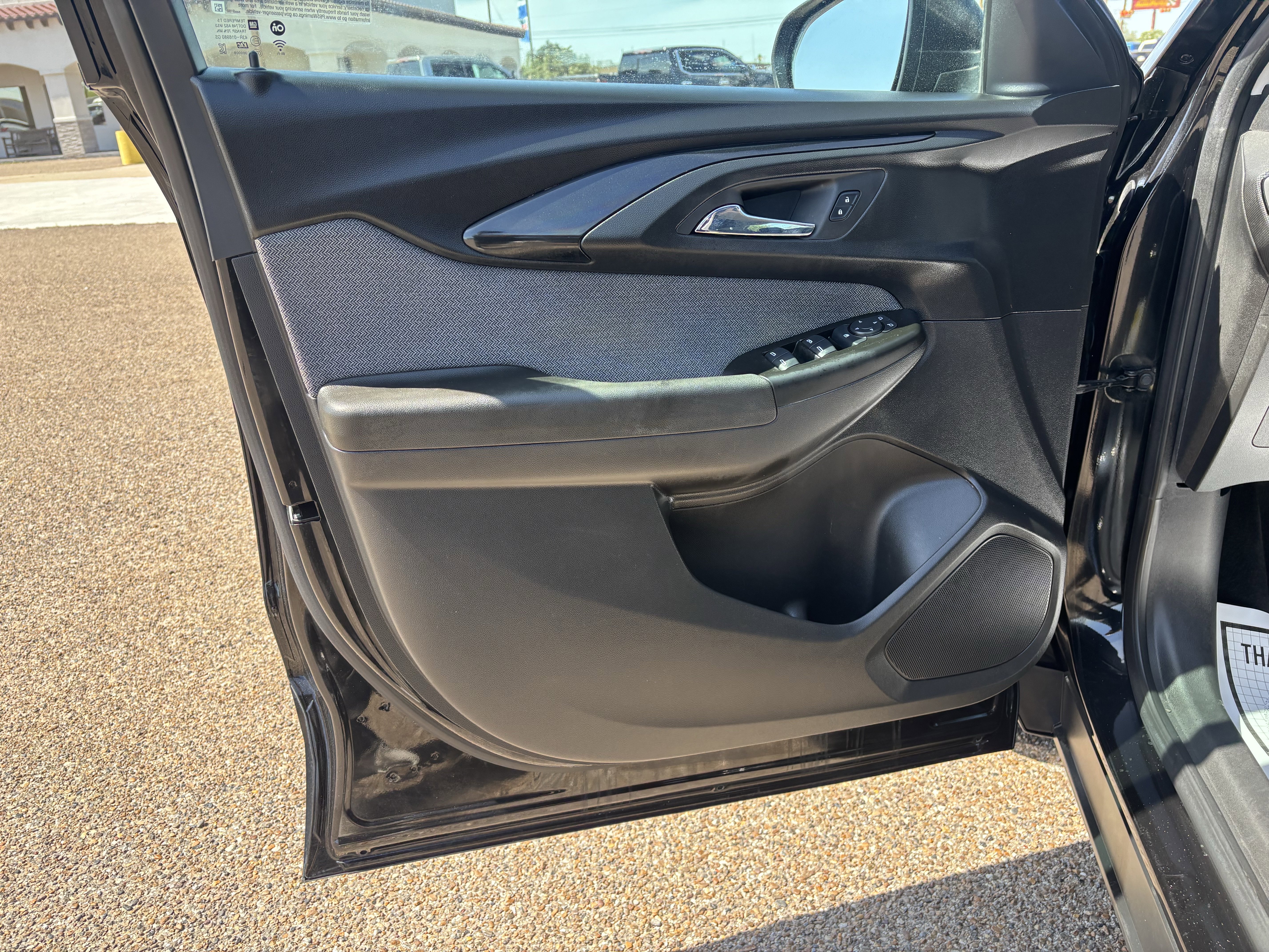 Used 2023 Chevrolet TrailBlazer LS FWD image 9