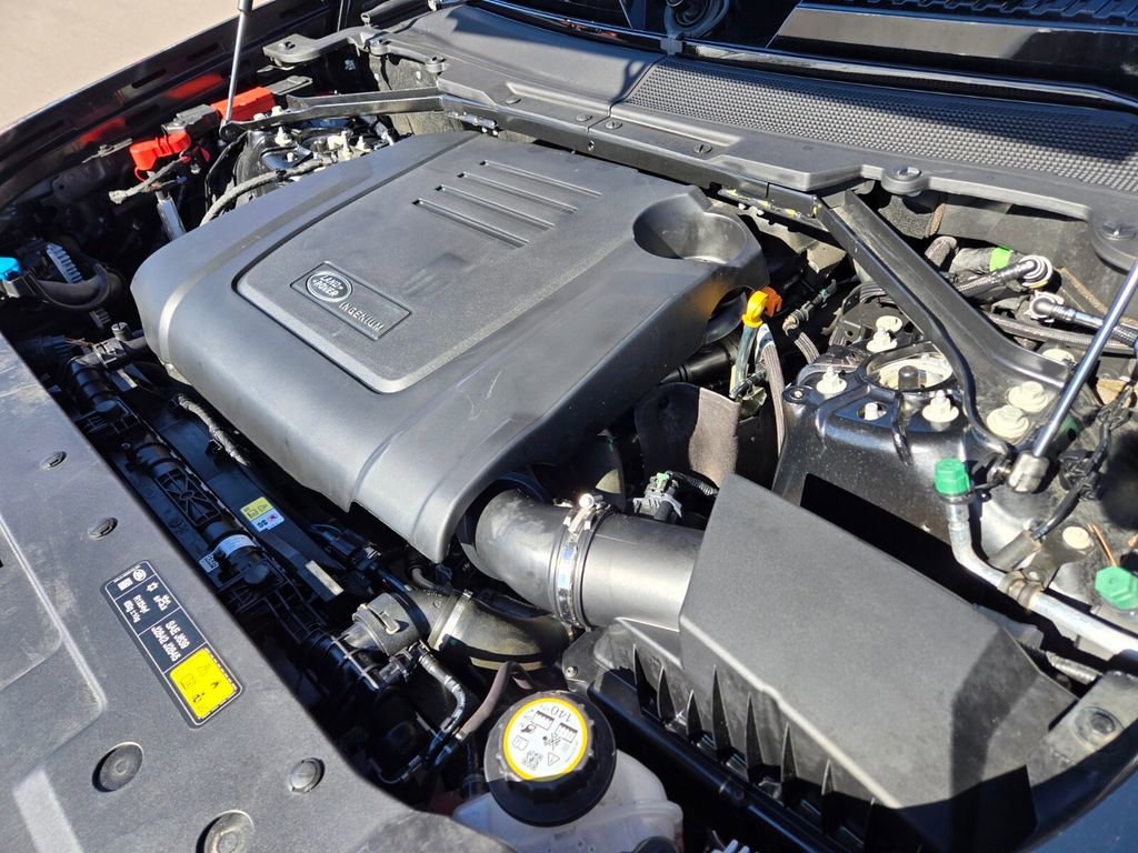 Used 2025 Land Rover Defender 110 S image 22