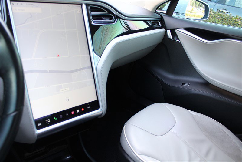 Used 2013 Tesla Model S Performance RWD image 17