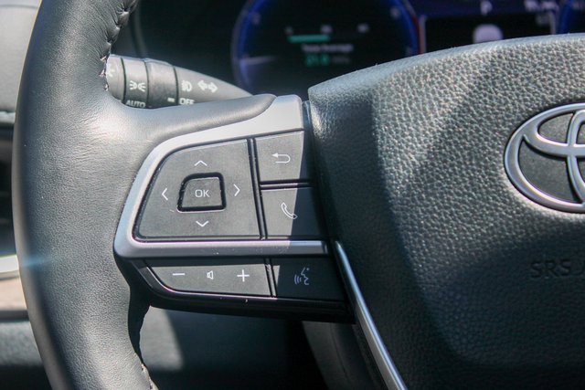 Used 2025 Toyota Grand Highlander AWD image 32