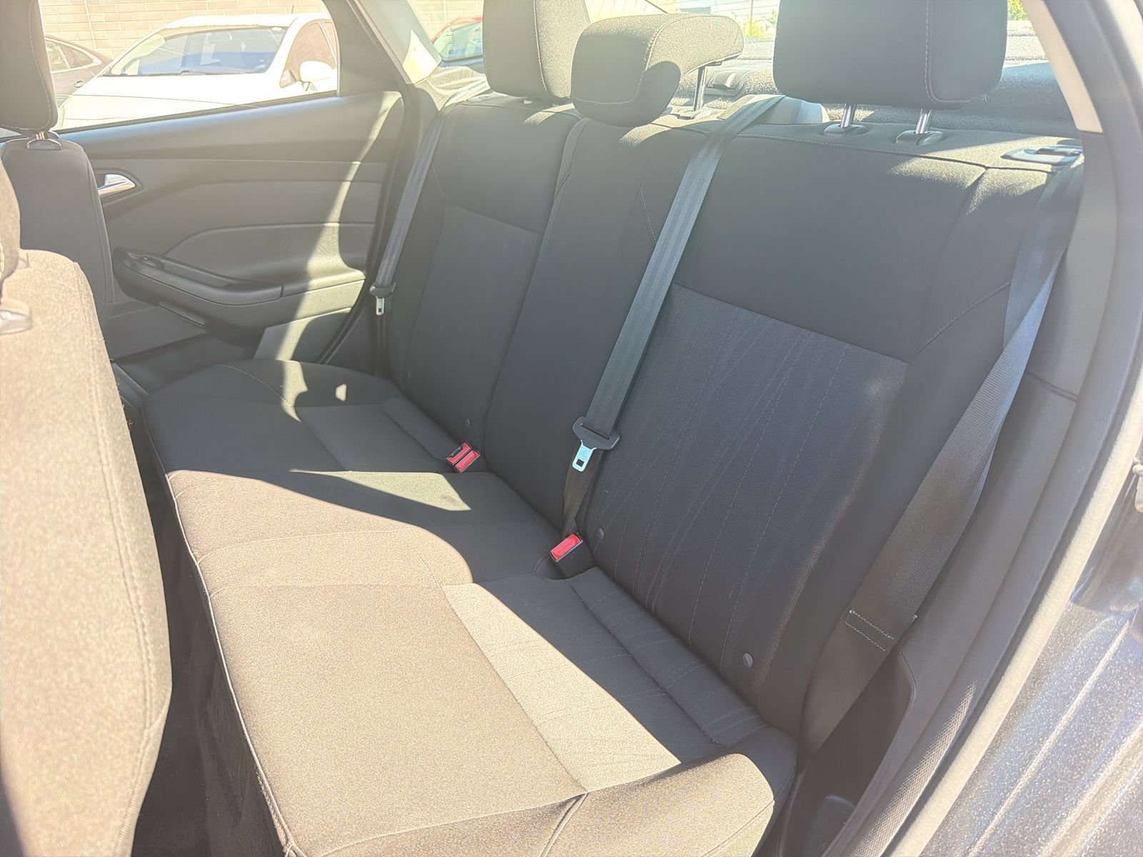 Used 2018 Ford Focus SE FWD image 22
