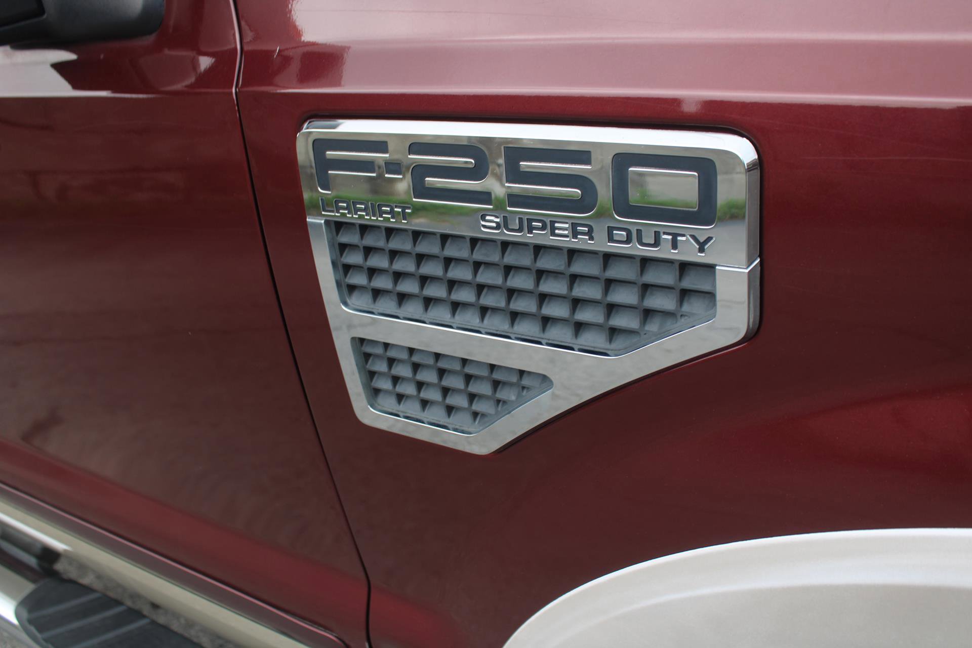 Used 2010 Ford F250 Lariat RWD image 9