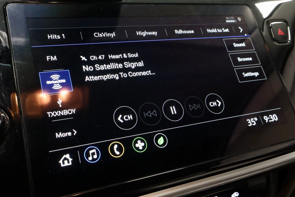 Used 2023 Chevrolet Bolt EUV Premier image 3