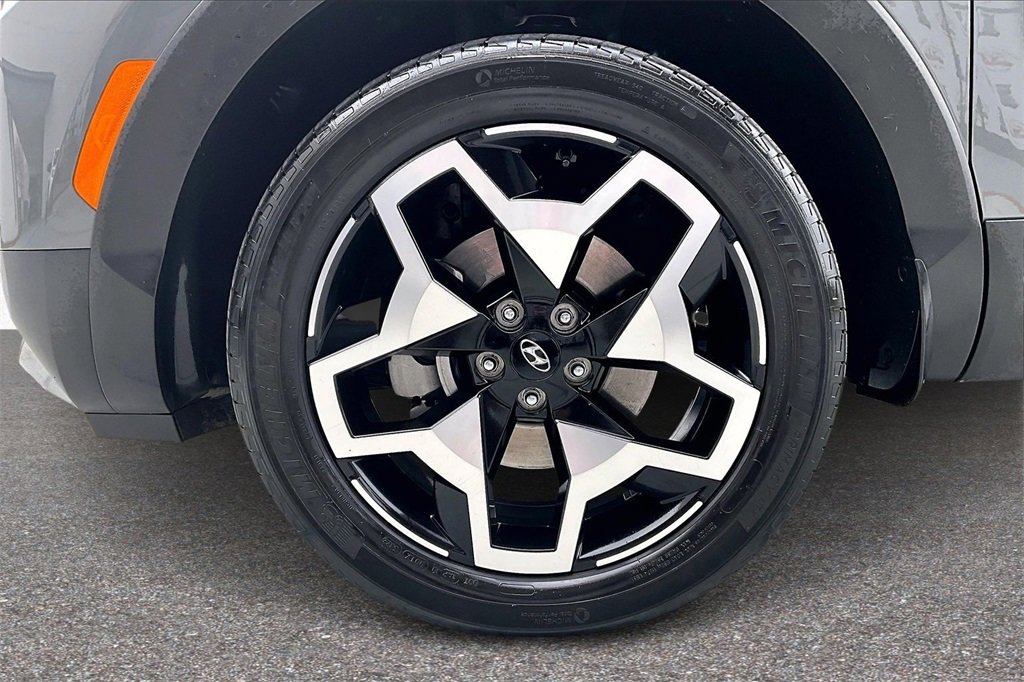 Used 2023 Hyundai Santa Cruz Limited image 36