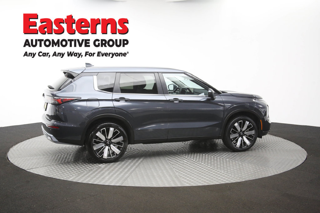 Used 2025 Mitsubishi Outlander SE FWD image 46