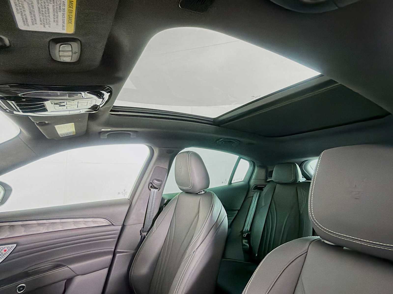 Used 2025 Maserati Grecale Modena image 14