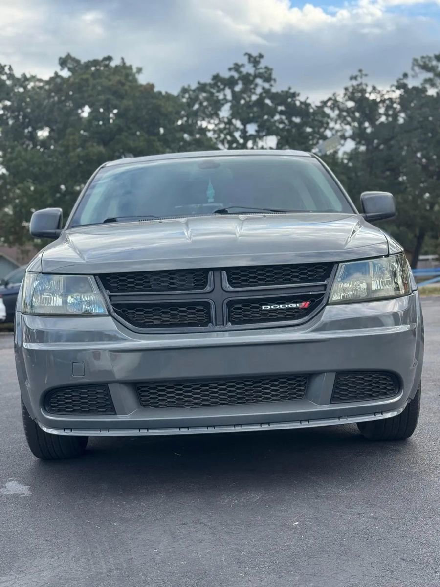 Used 2020 Dodge Journey SE w/ SE Popular Equipment Group image 3