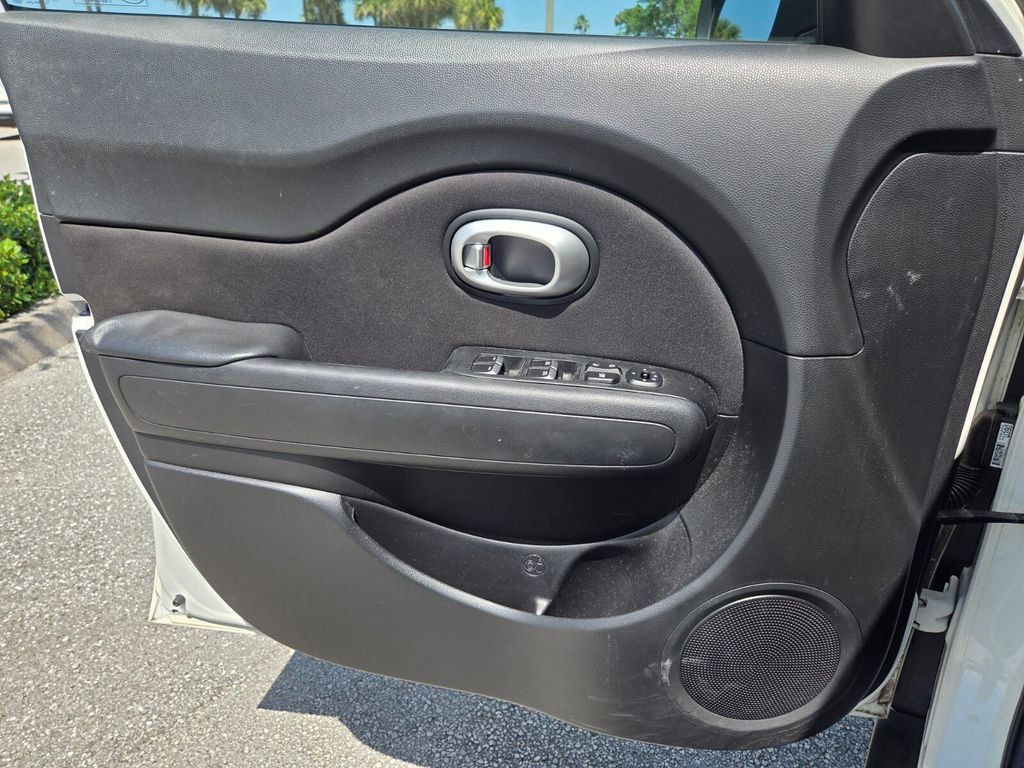 Used 2017 Kia Soul + w/ Designer's Package FWD image 21