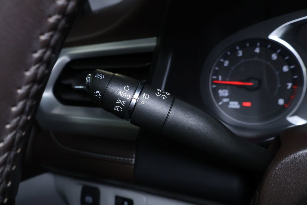 Used 2021 GMC Acadia SLT w/ LPO, Floor Liner Package image 23