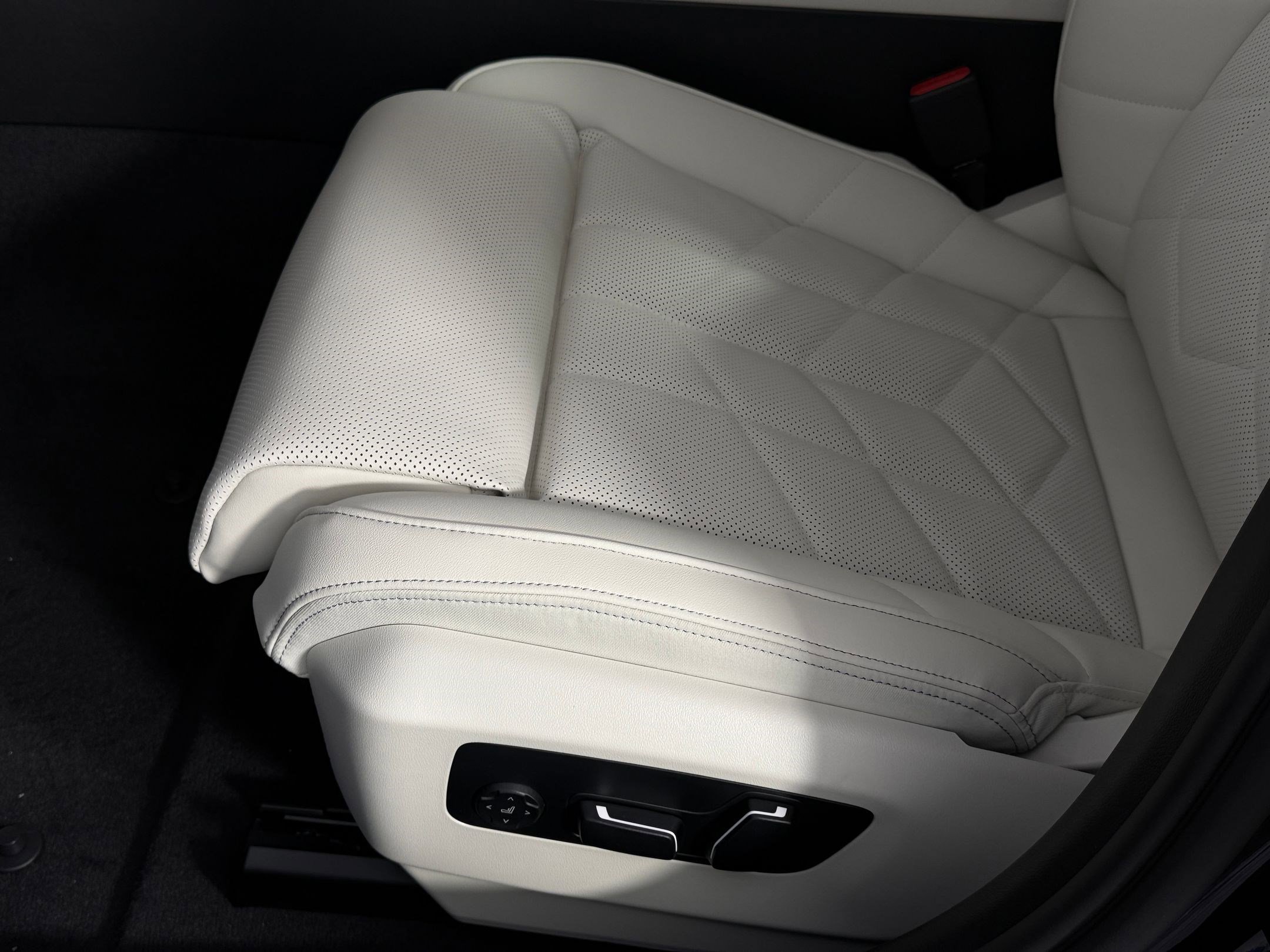 New 2026 BMW i5 eDrive40 RWD image 13