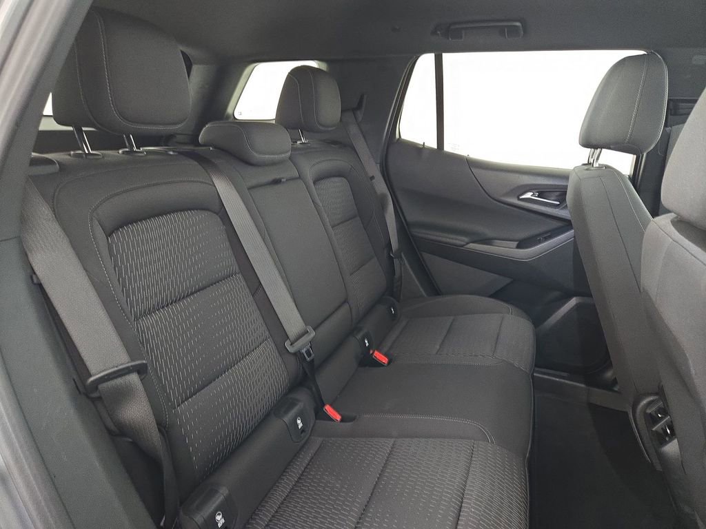 Used 2025 Chevrolet Equinox LT image 32