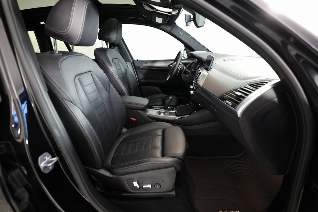 Used 2018 BMW X3 M40i image 10