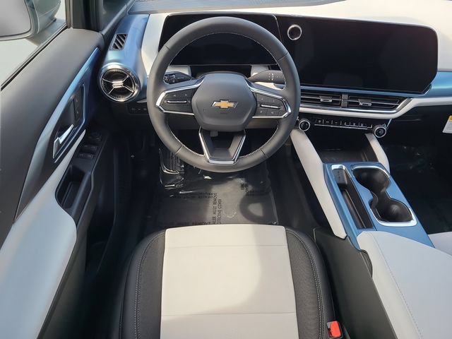 New 2026 Chevrolet Equinox EV LT AWD/4WD image 15