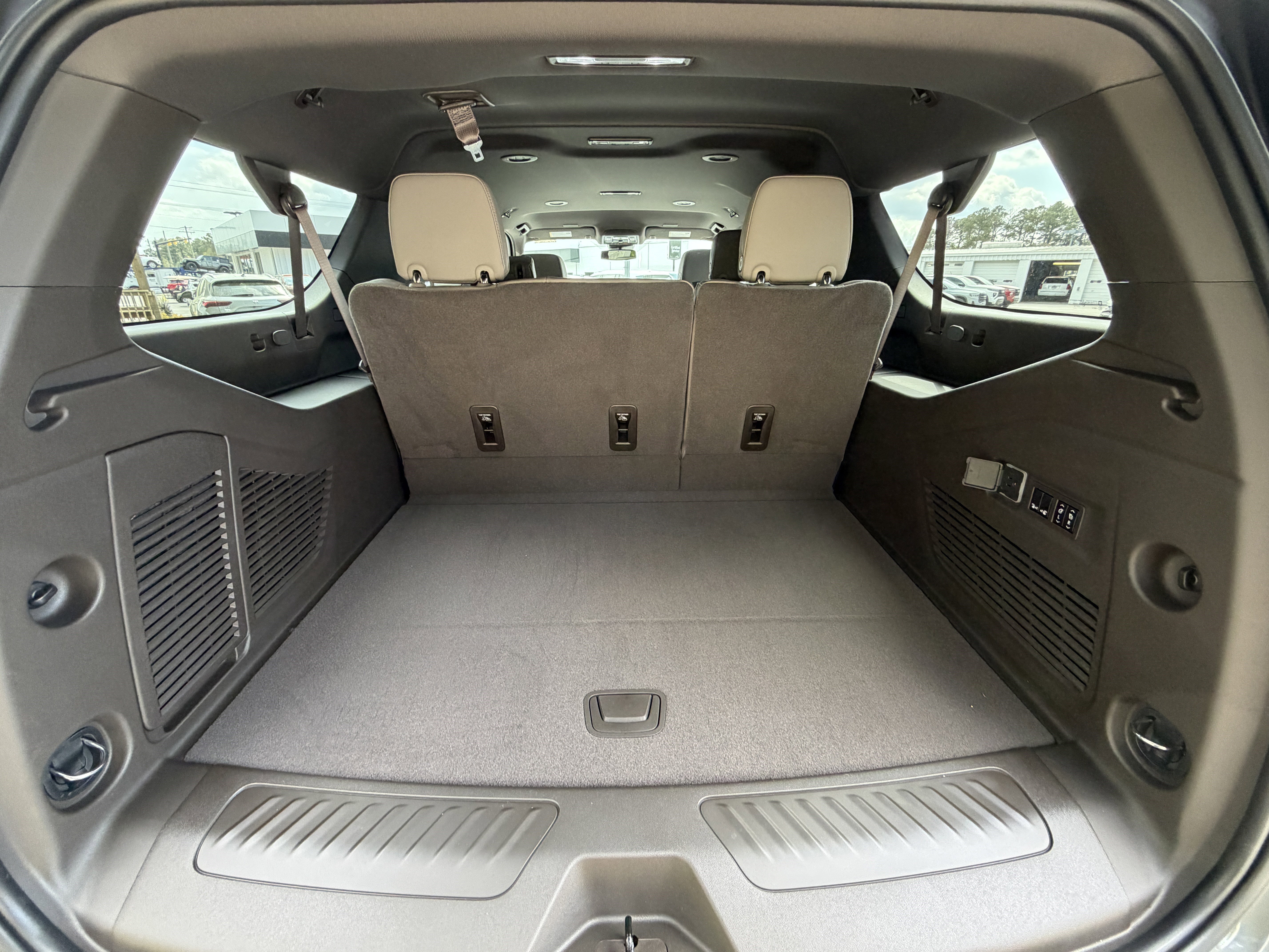 New 2026 GMC Yukon XL Elevation RWD image 4
