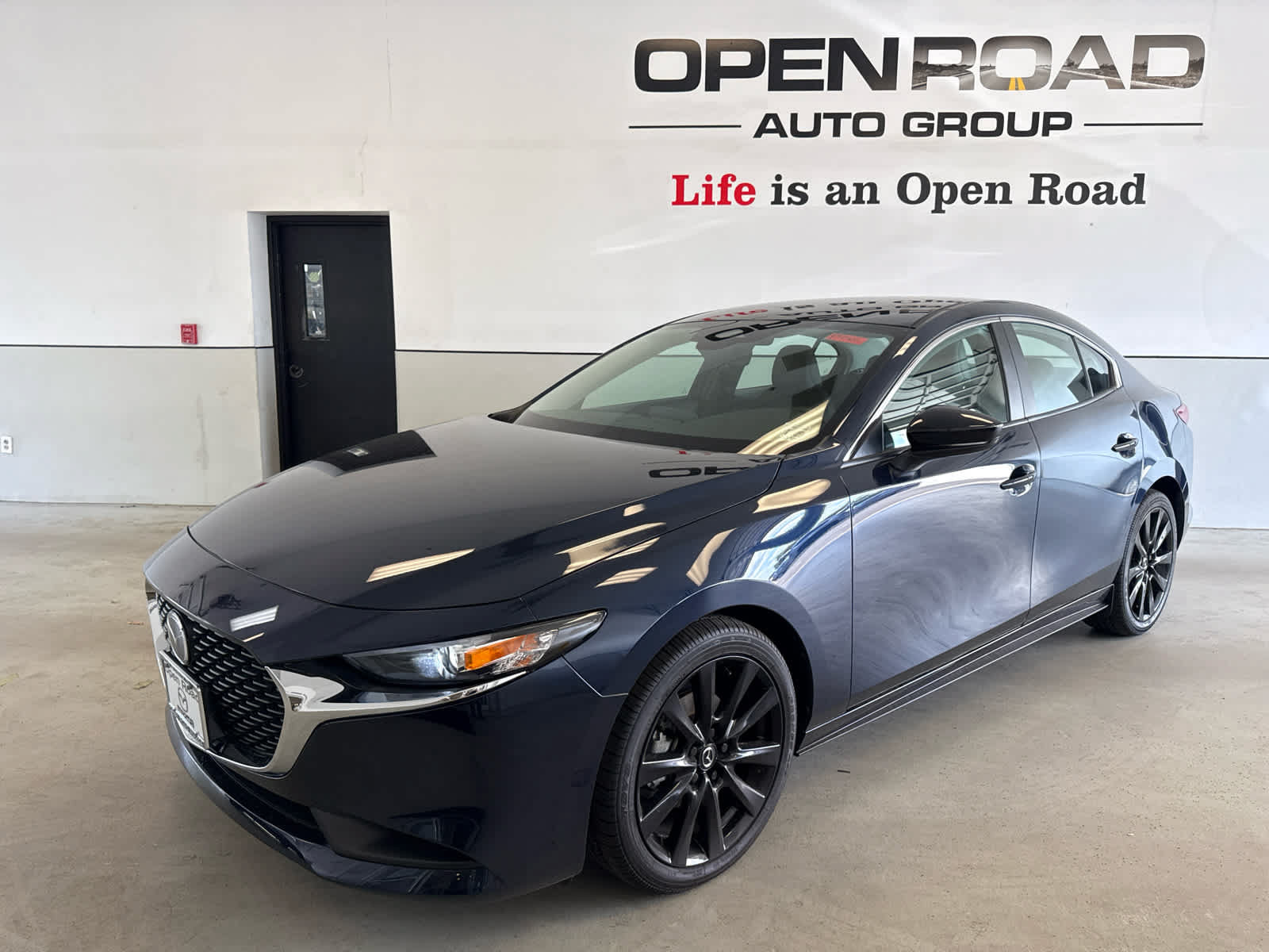 Used 2024 MAZDA MAZDA3 s FWD image 3