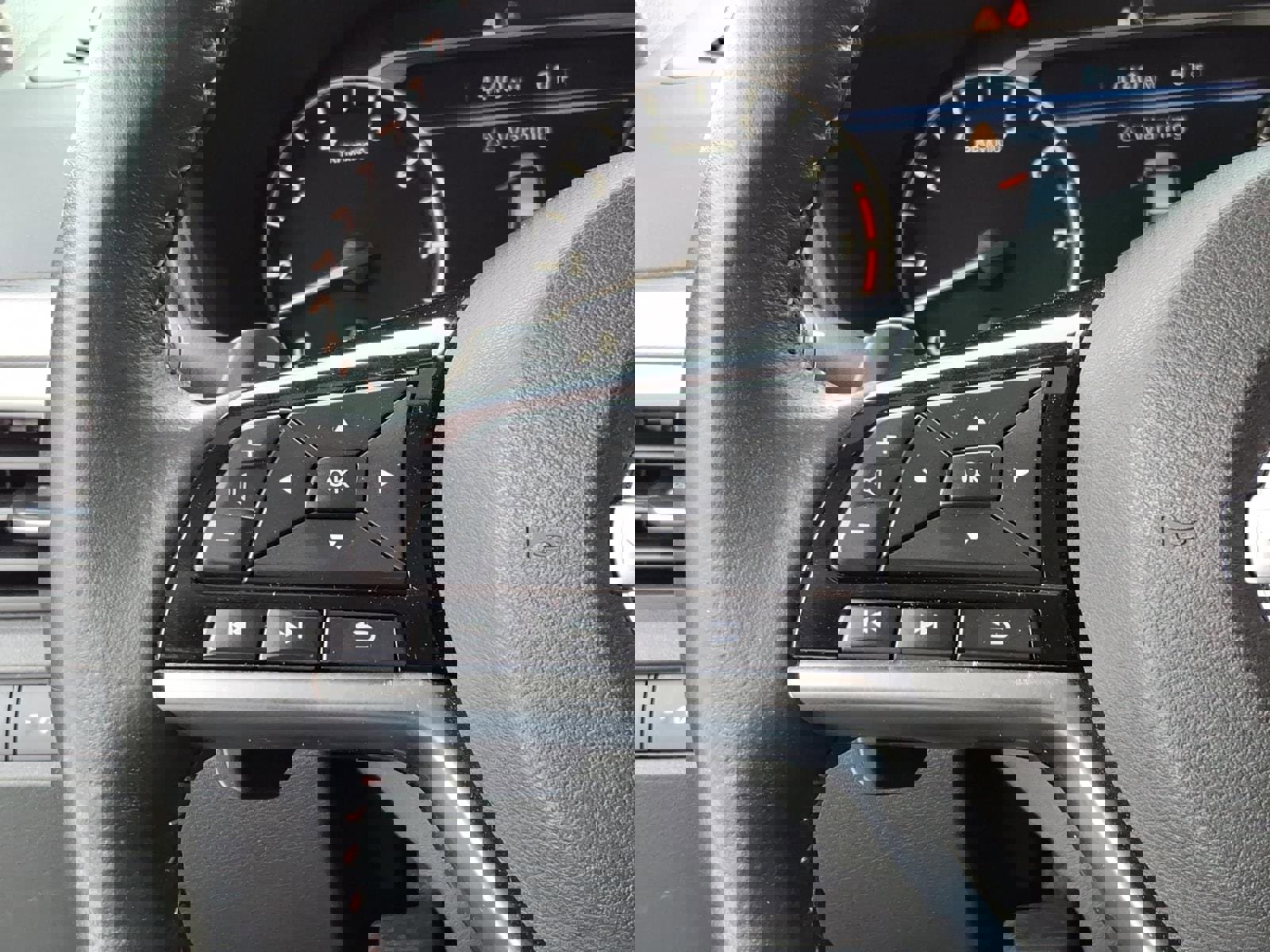 Used 2023 Nissan Altima 2.5 SR image 14