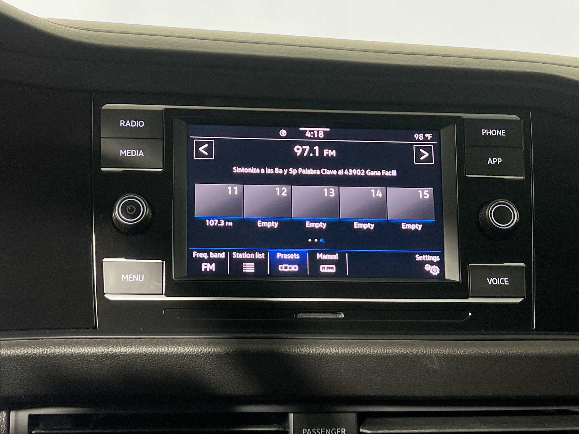 Used 2023 Volkswagen Jetta SE FWD image 27