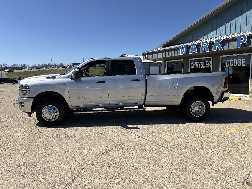 New 2026 RAM 3500 Big Horn AWD/4WD image 2