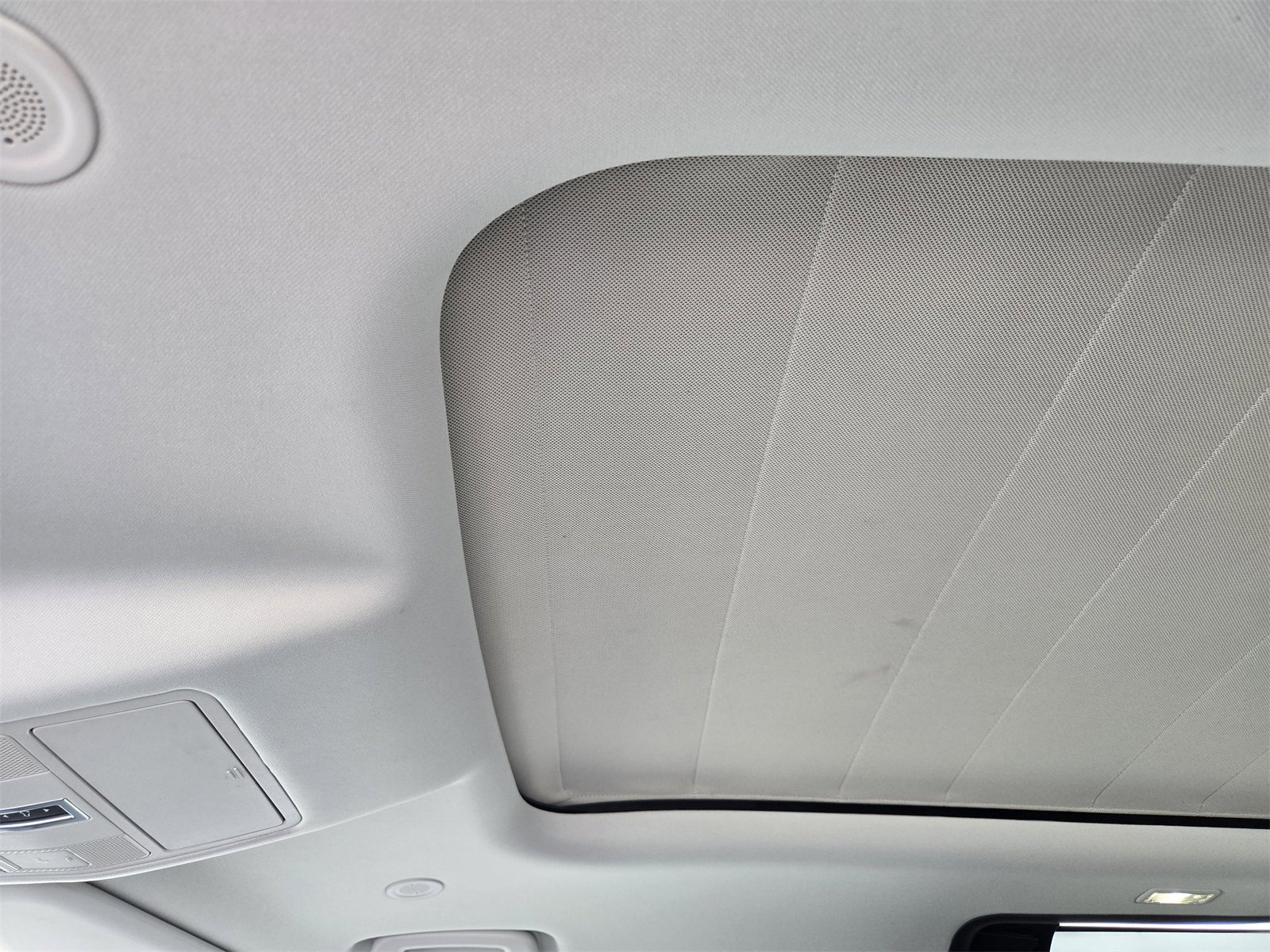 Used 2021 Land Rover Defender 90 First Edition image 22