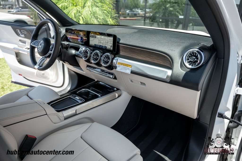 Used 2025 Mercedes-Benz EQB 250+ image 25