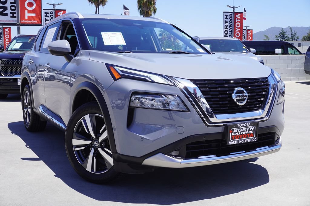 Used 2021 Nissan Rogue Platinum FWD image 2