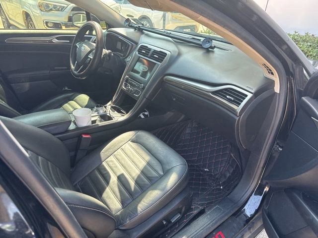 Used 2018 Ford Fusion SE w/ Fusion SE Technology Package FWD image 15