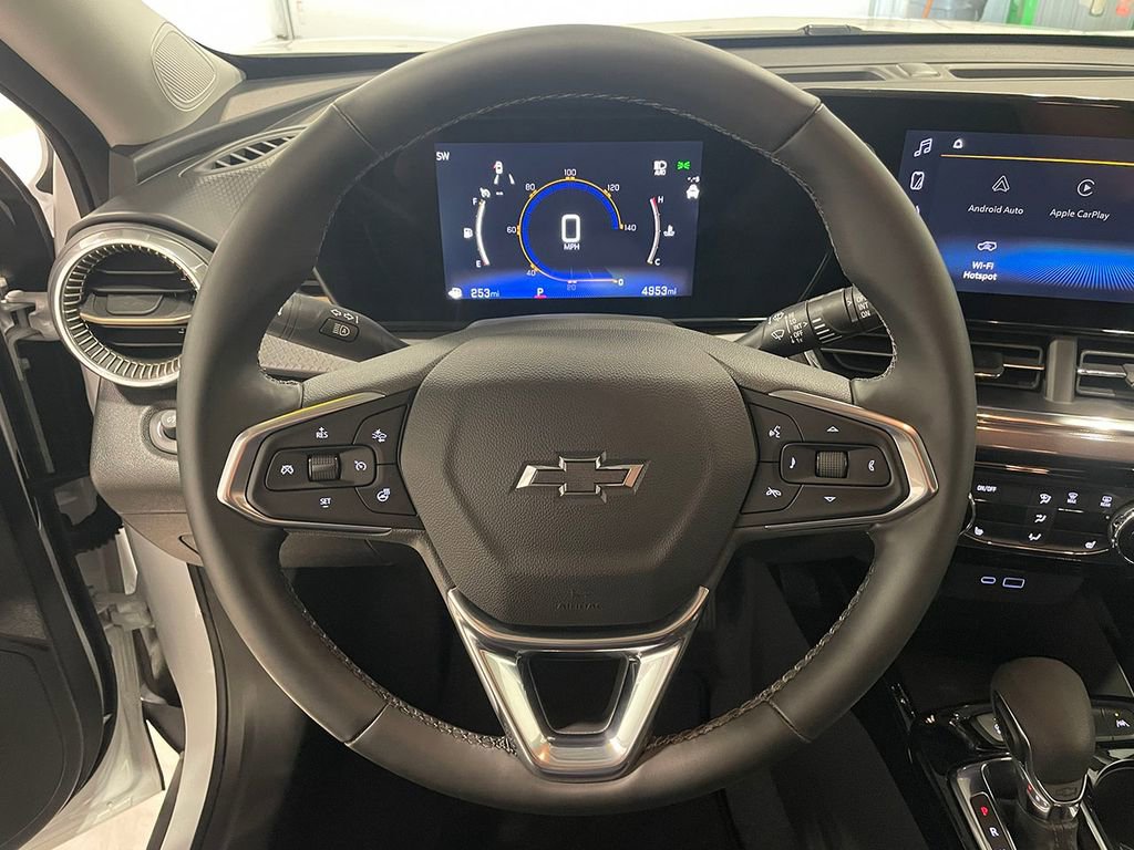 Used 2025 Chevrolet Trax ACTIV image 29