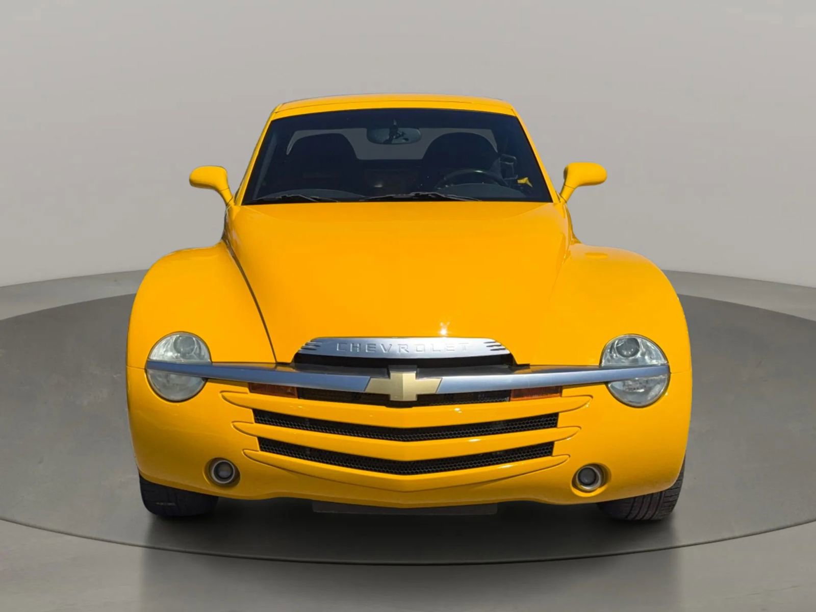 Used 2004 Chevrolet SSR w/ Preferred Equipment Group image 16