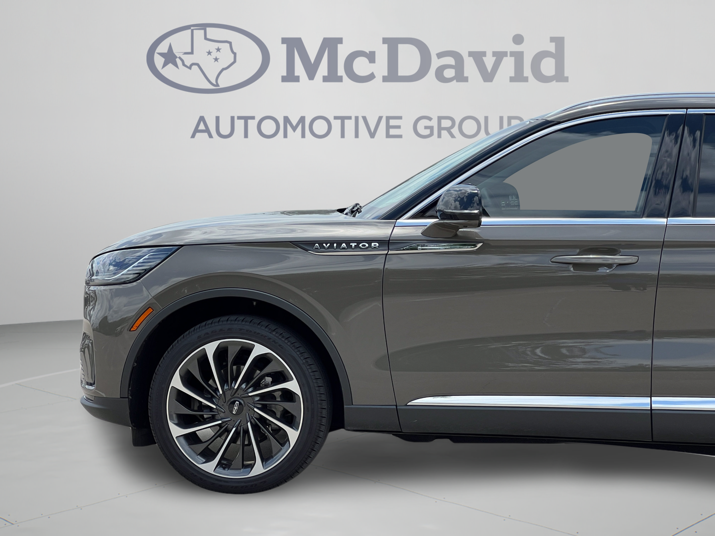 New 2025 Lincoln Aviator Reserve w/ Equipment Group 201A AWD/4WD image 32