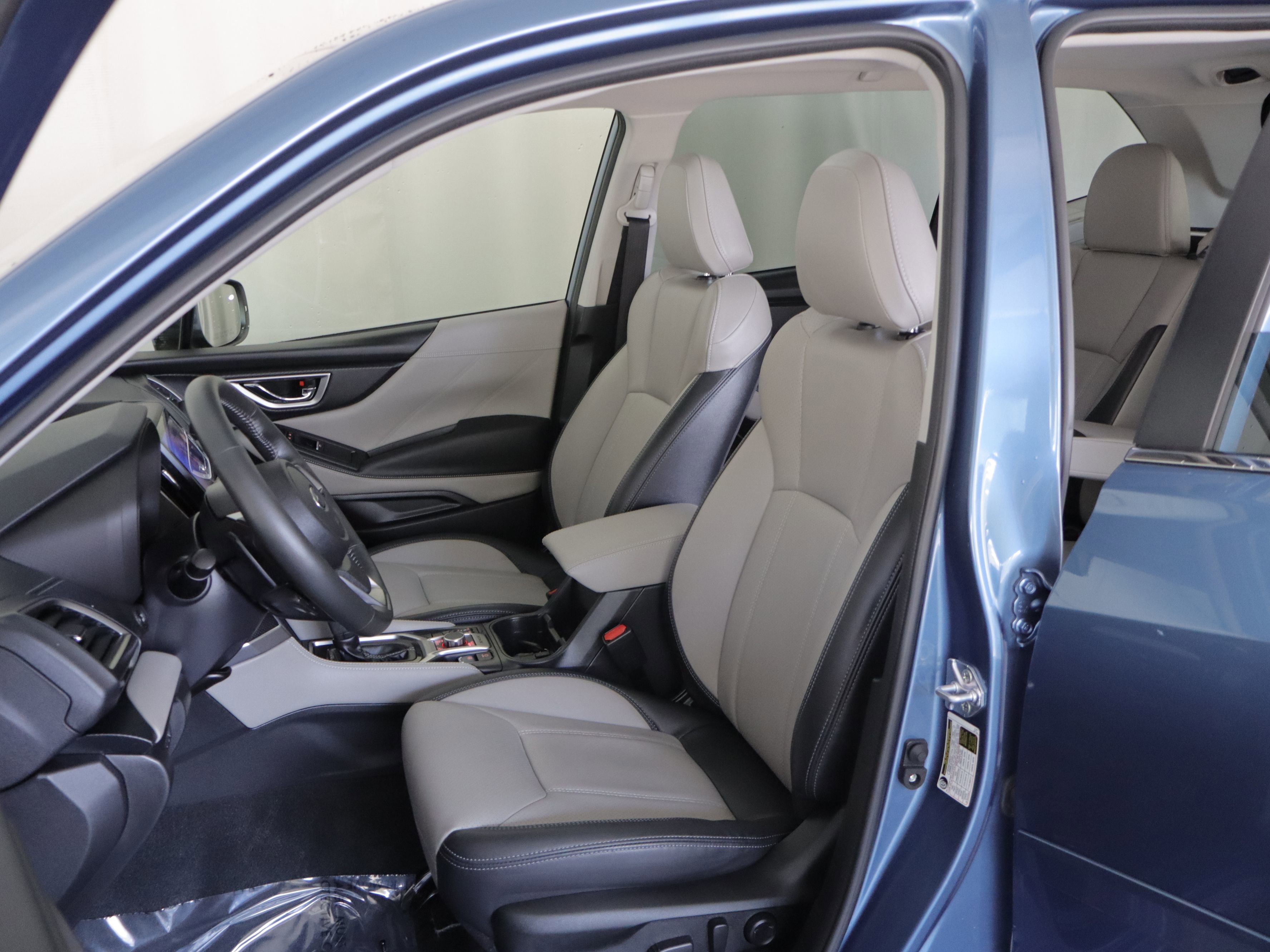 Used 2023 Subaru Forester Limited image 9