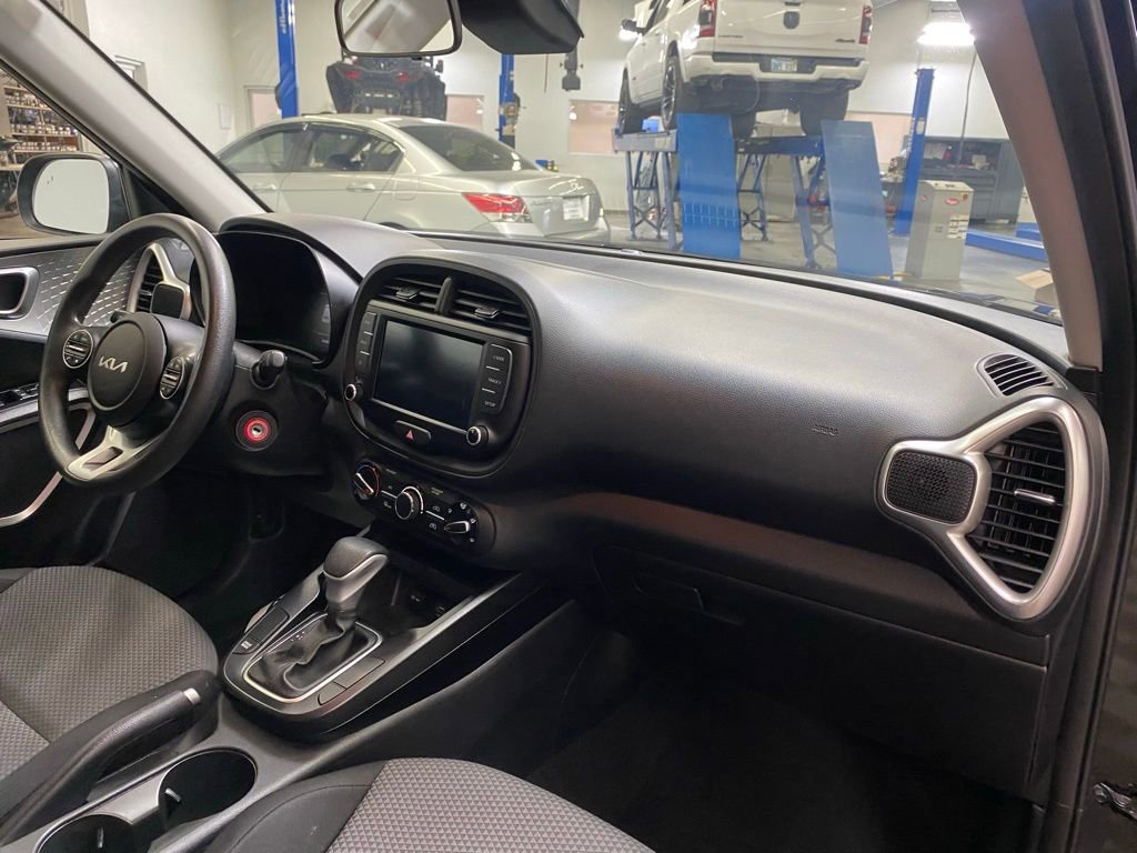 Used 2023 Kia Soul LX w/ Option Group 015 image 17