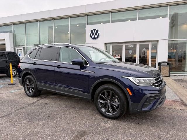 Certified 2023 Volkswagen Tiguan SE image 1