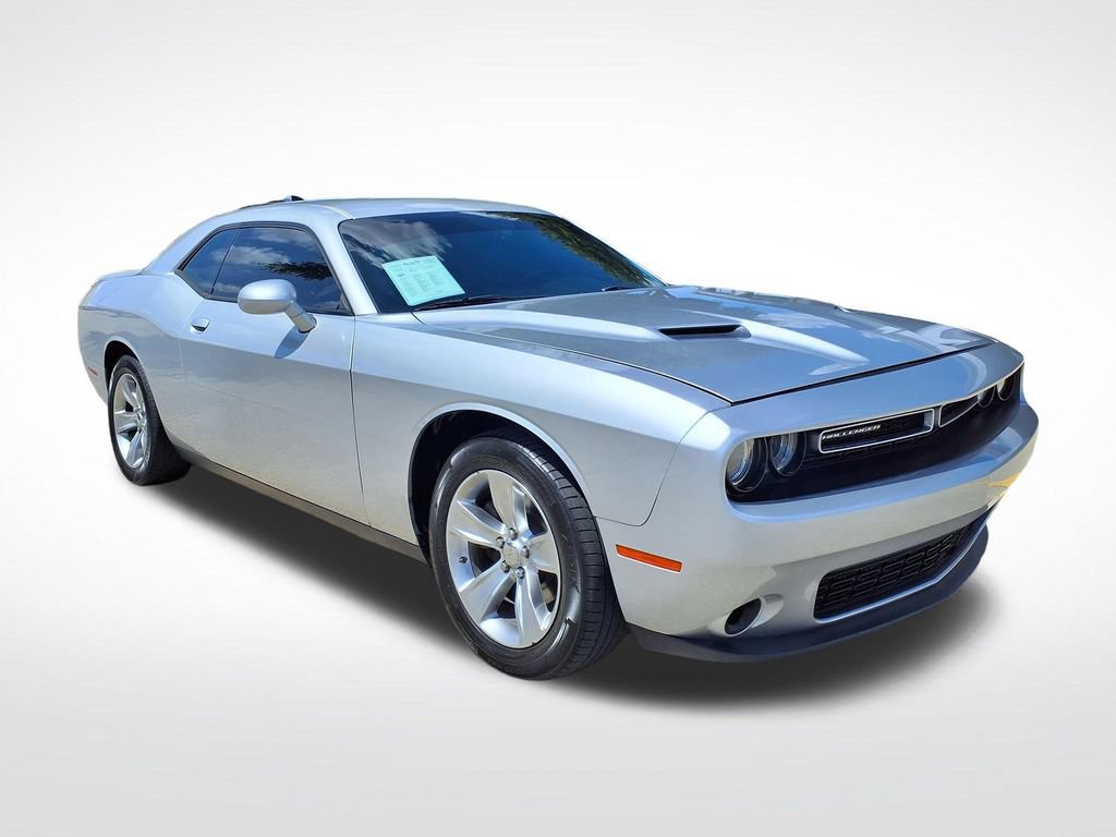 Used 2021 Dodge Challenger SXT RWD image 4