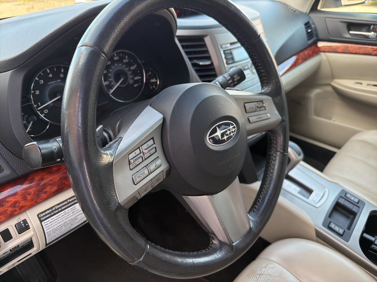Used 2010 Subaru Outback 2.5i Limited image 30