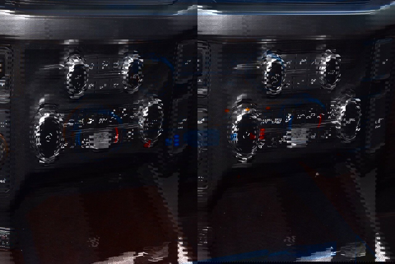 Used 2024 Ford F250 King Ranch w/ FX4 Off-Road Package image 29