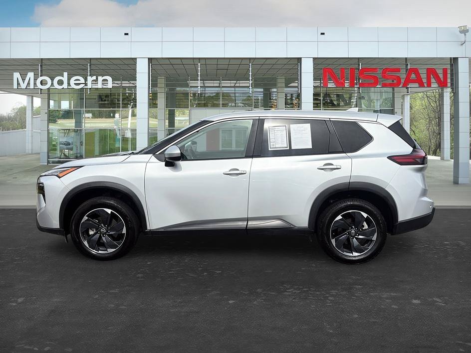Certified 2025 Nissan Rogue SV AWD/4WD image 2
