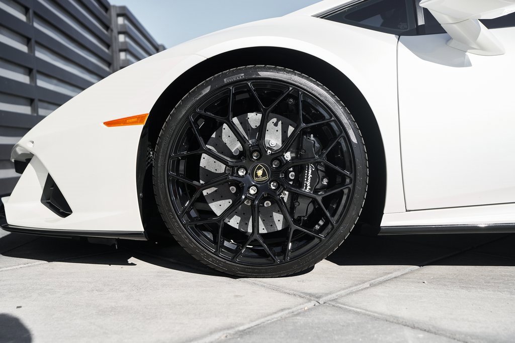 Used 2022 Lamborghini Huracan EVO image 3