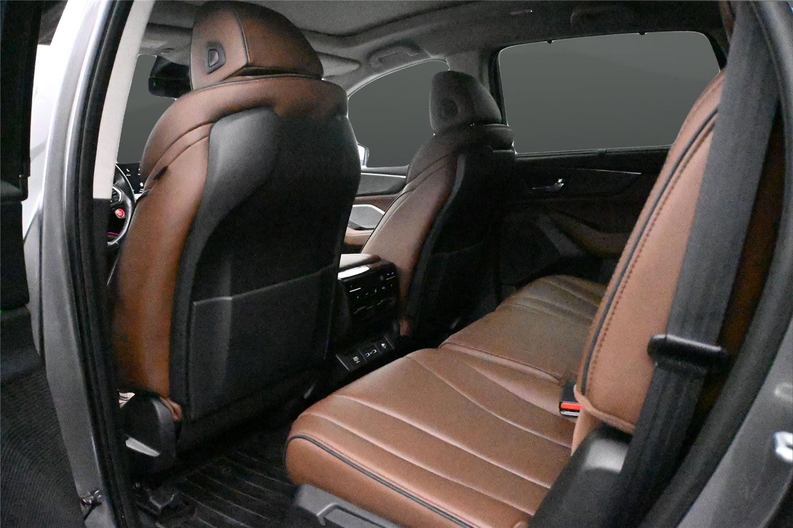 Certified 2024 Acura MDX SH-AWD w/ Advance Package image 10