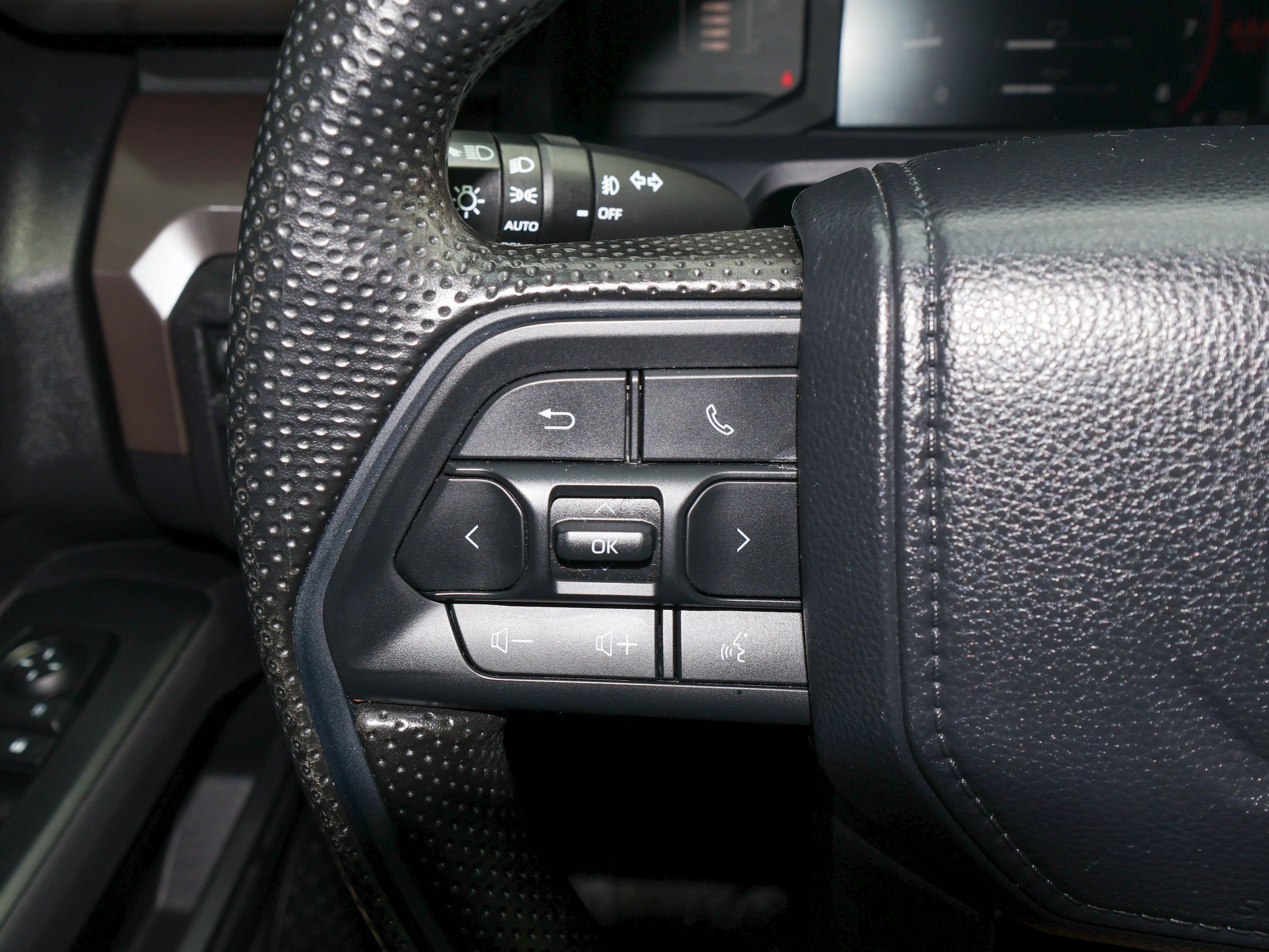 Used 2024 Toyota Tacoma SR5 AWD/4WD image 22