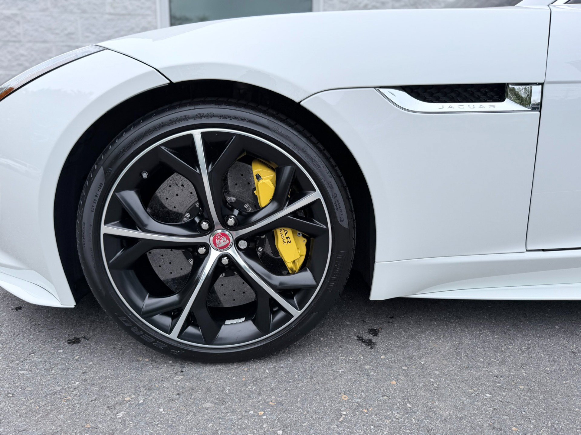 Used 2017 Jaguar F-TYPE R AWD/4WD image 42